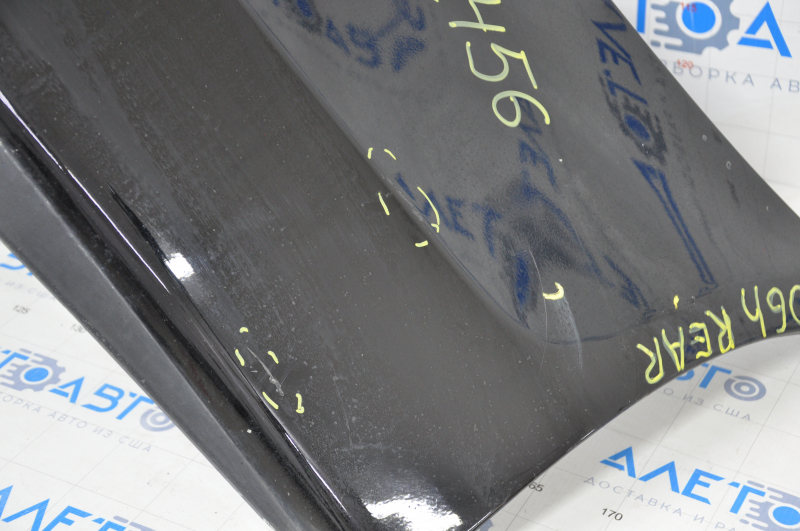 Bare rear bumper Lexus GS300 GS350 GS430 GS450h 06-07 for parking sensors black no plugs, broken fasteners, scratches, painted