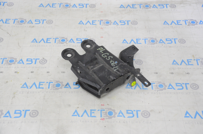Stabilizer Bracket Front Left Lexus GS300 GS350 GS430 GS450h 06-07 rwd