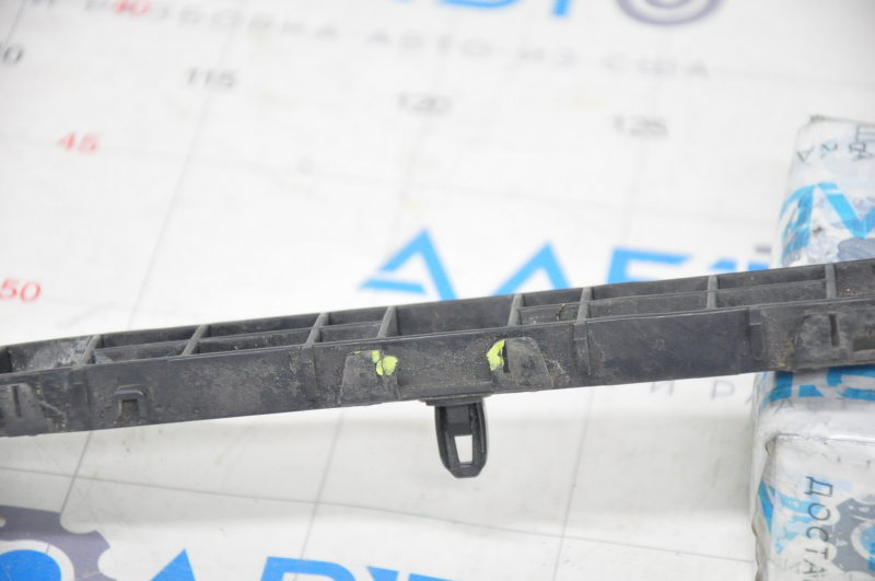 Rear bumper mount left Toyota Prius 30 10-15 broken mount, no fragment