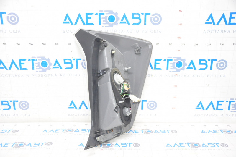 Left taillight Toyota Prius 30-11 10-12 pre-rest, crack, scratches