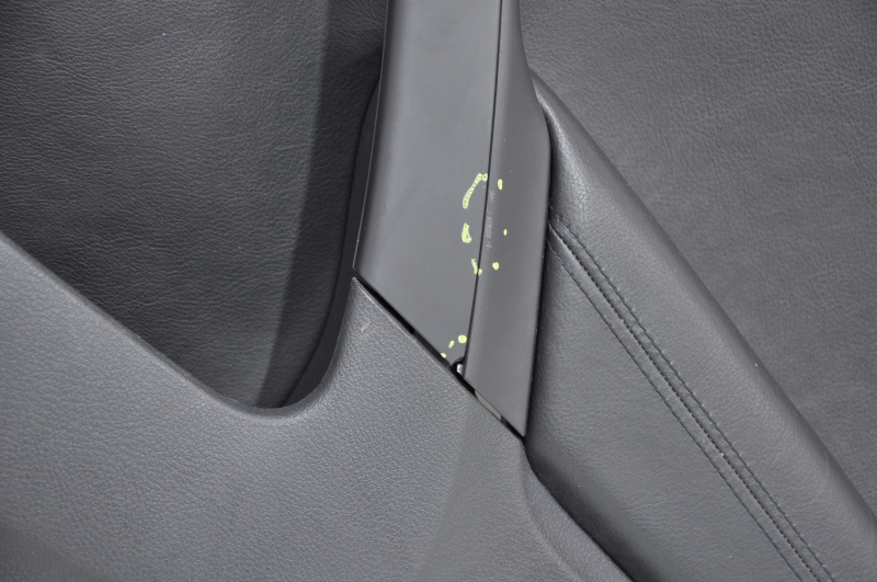 Door trim card rear right VW Tiguan 09-17 black leather broken trim, scratches, whitened plastic, dented