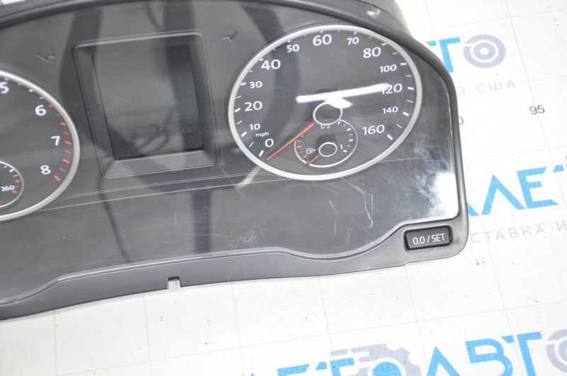 Instrument cluster VW Tiguan 09-17 78k worn glass