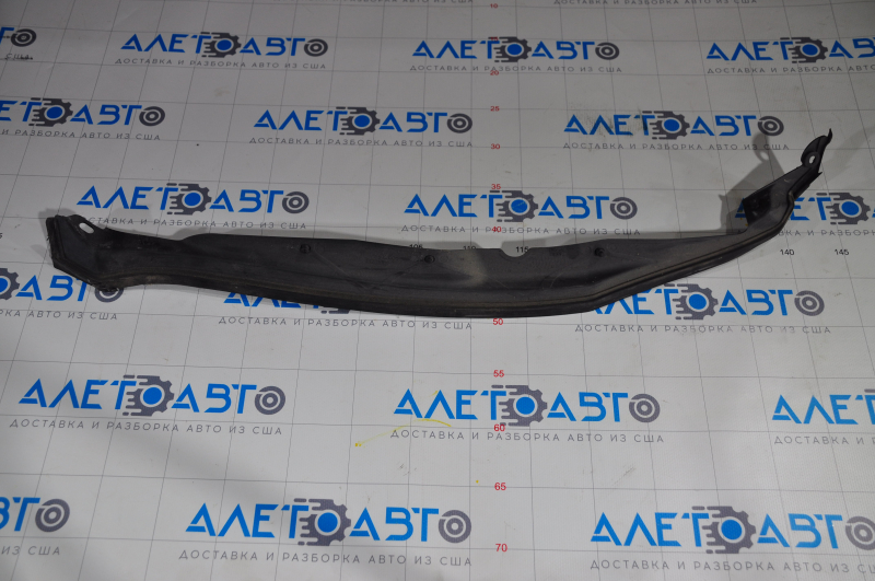Front right door seal on the end of the Cadillac CTS 14-