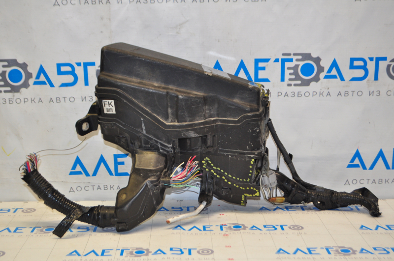 Underhood fuse box Toyota Camry v55 15-17 2.5 usa cracked housing, crack on cover, broken mount