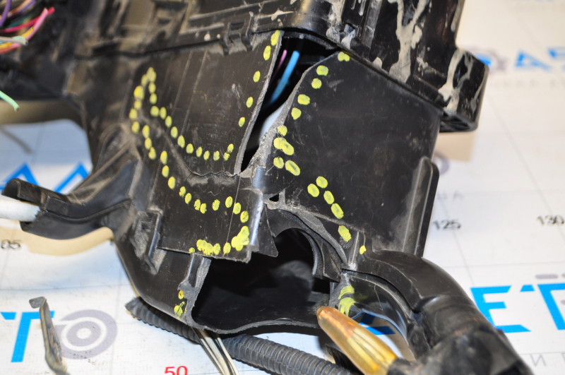 Underhood fuse box Toyota Camry v55 15-17 2.5 usa cracked housing, crack on cover, broken mount