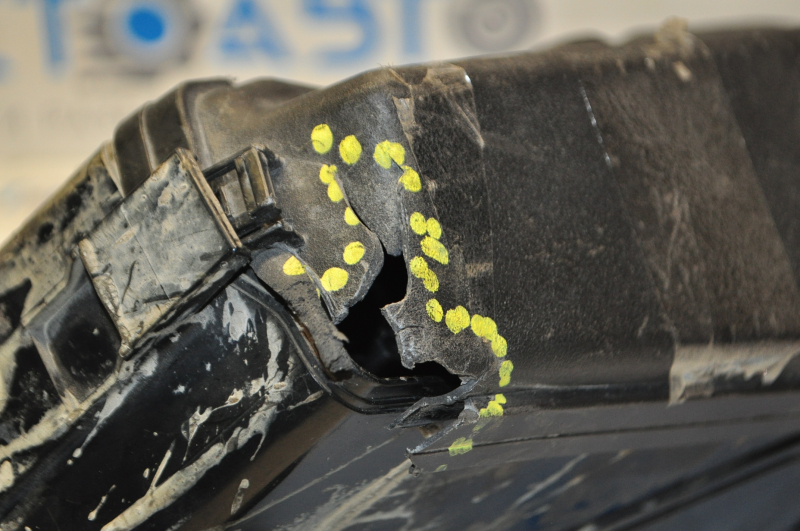 Underhood fuse box Toyota Camry v55 15-17 2.5 usa cracked housing, crack on cover, broken mount