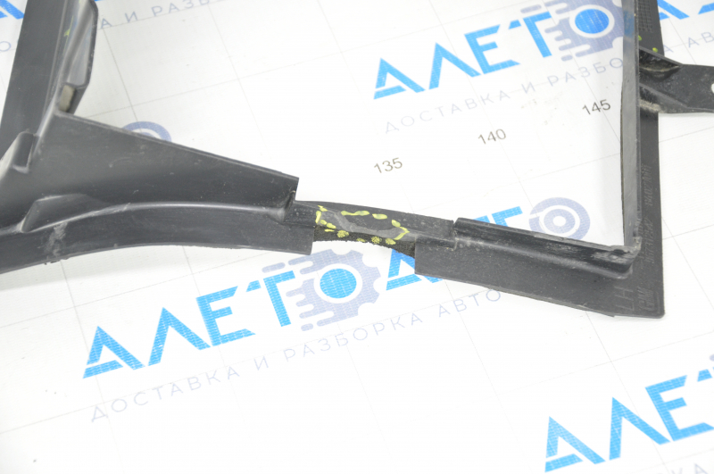 Deflector side radiator rear left Chevrolet Camaro 16-23 6.2 crack, no 1 fastener