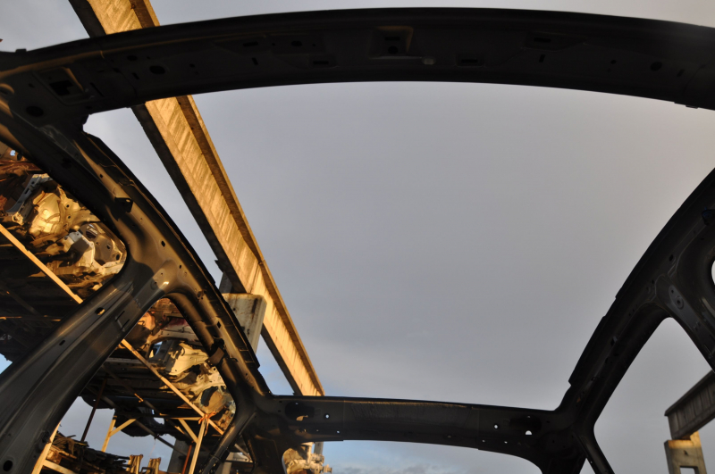 Metal roof Tesla Model Y 20-25 for panorama, on the body