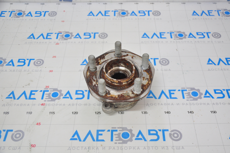 Tesla Model 3 18 rear left hub - type 2 rusty