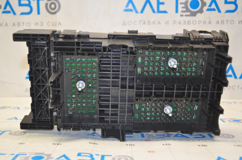 Underhood fuse box Chrysler 200 15-17 2.4 cracks on the cover, broken fasteners