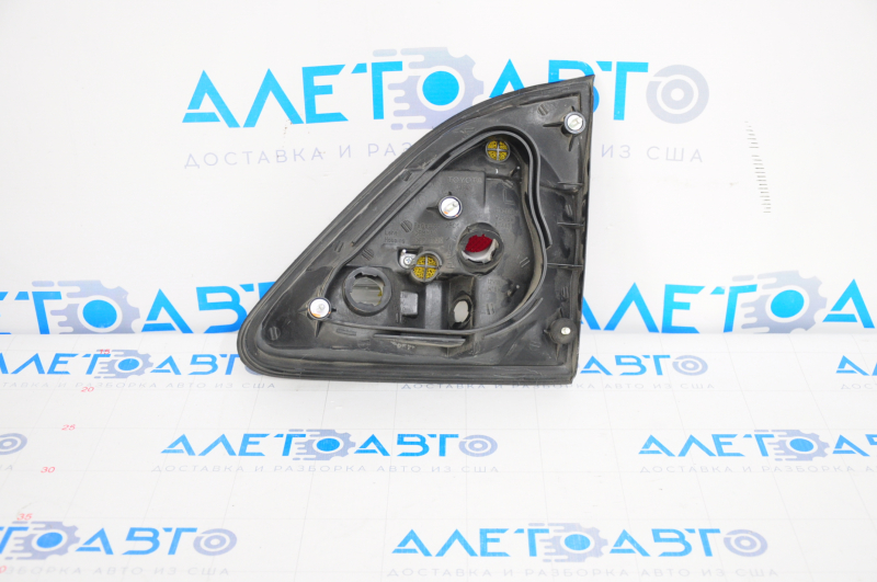 Inner taillight trunk lid left Lexus RX300 98-03 prerest EUR for polishing, cracks