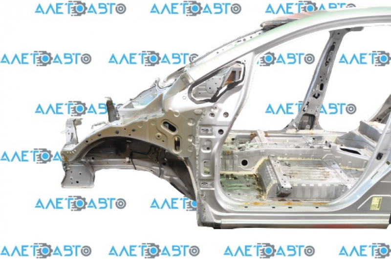 Front left quarter Nissan Leaf 13-17 silver K23, on the body