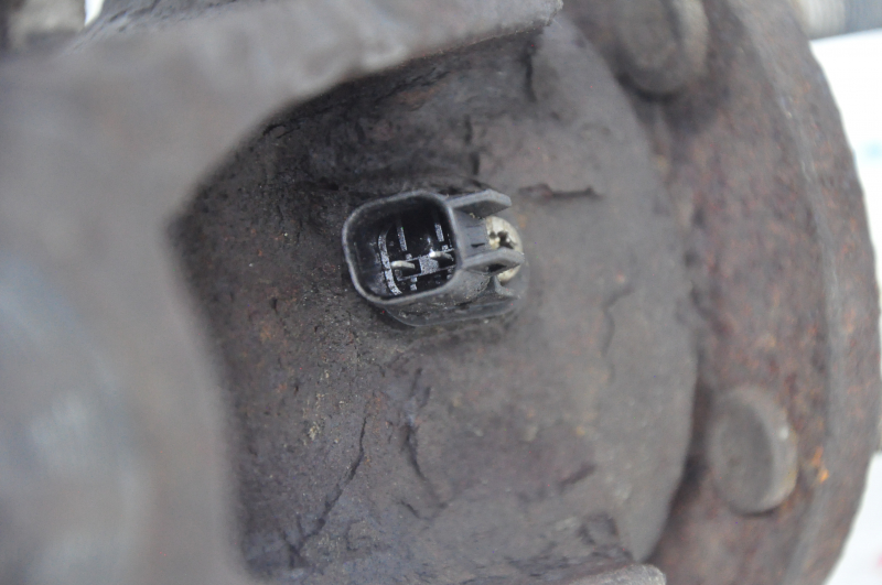 Front right axle with hub Ford C-max MK2 13-18 rusty, with ABS sensor, play, bearing hums