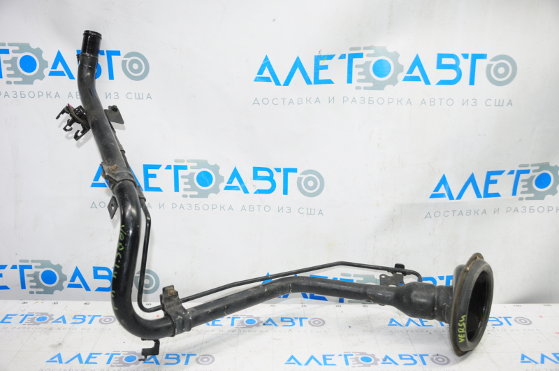 Fuel filler neck Nissan Versa 12-19 usa