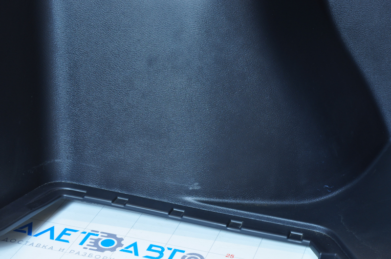 Right arch trim Nissan Leaf 13-17 black, scratches
