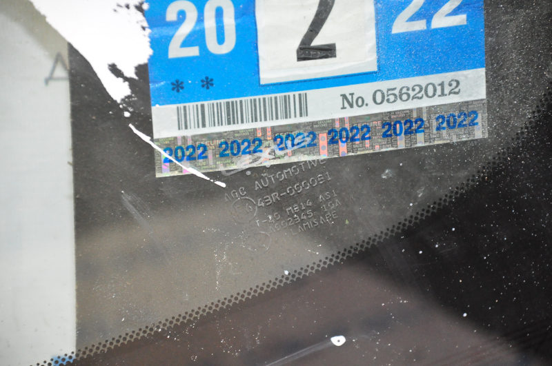 Windshield Lexus CT200h 11-17 with heated wiper zone, air on edge, sand, bumps