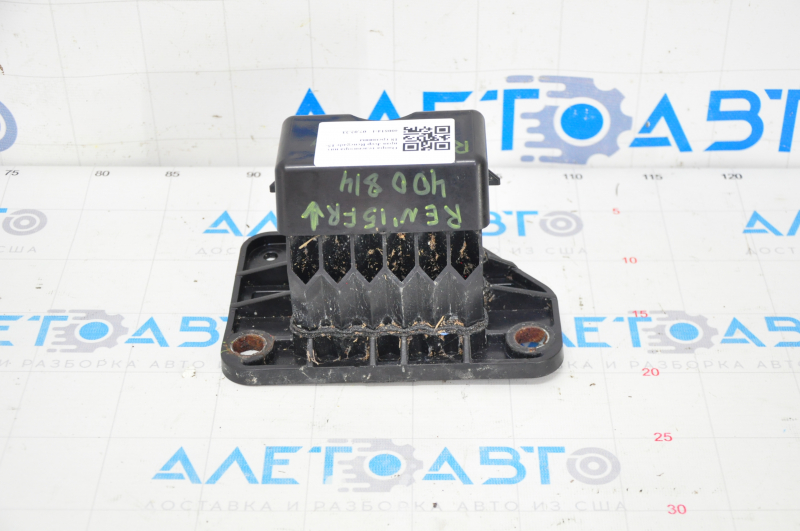 Front bumper reinforcement fang right Jeep Renegade 15-18 prerest, type 2, cracks in fastening