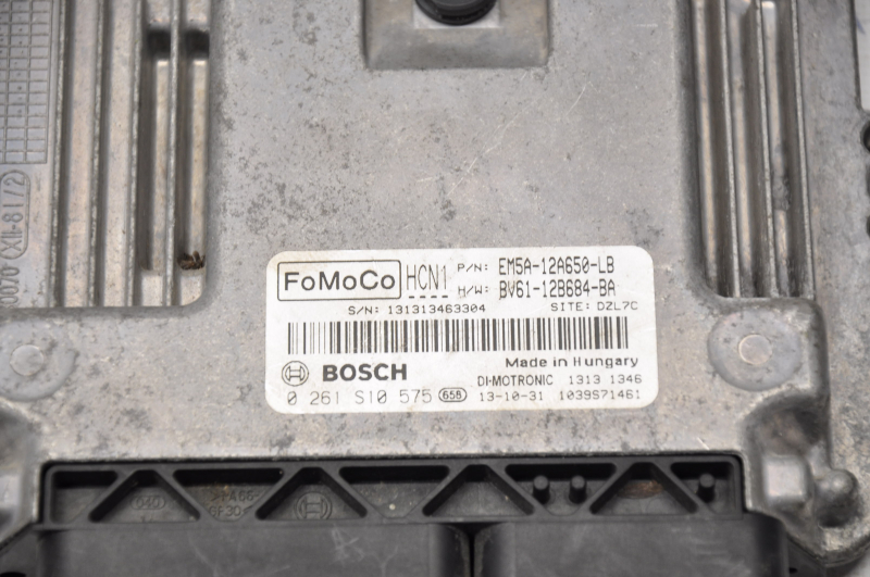 ECU engine computer with key Ford Focus mk3 11-18 2.0 with ignition switch, with ignition switch contact group, with immobilizer unit D7520013-18D, key is erased