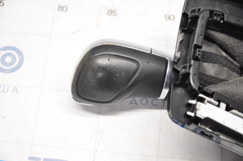Gear knob with shifter cover VW Passat b8 16-19 16- USA leather black, glossy cover, type 1, scratches on leather, worn cover swollen chrome
