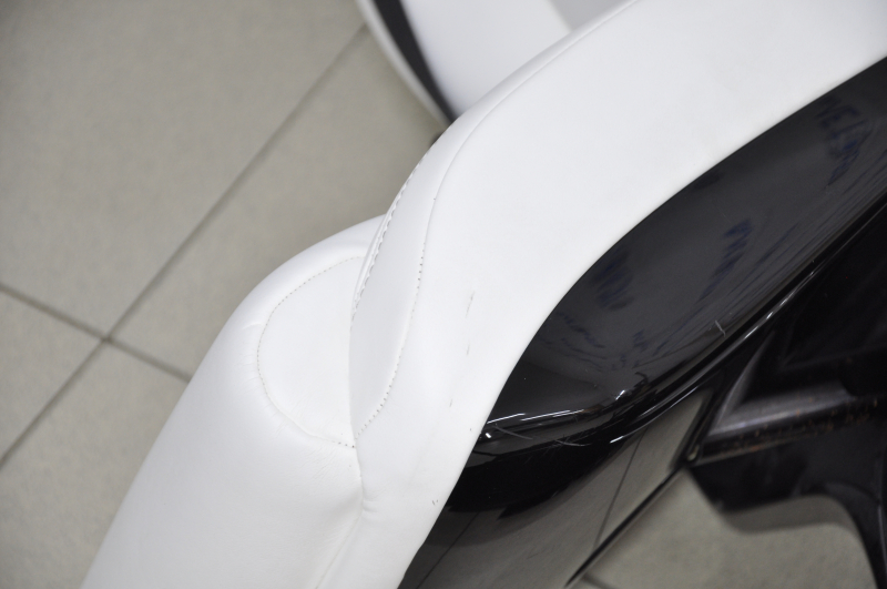 Back row of seats 2 row right Tesla Model X 16-21 leather white, with airbag, electric, heated, scratches