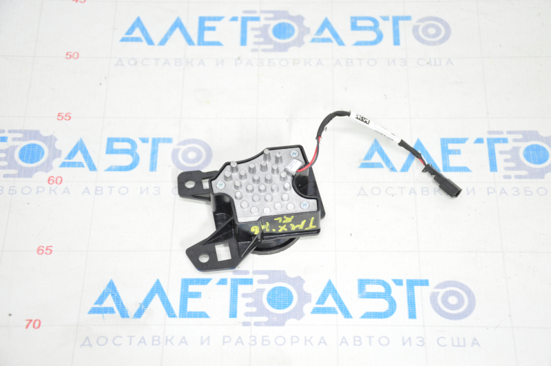 Door illumination in the trim card rear left Tesla Model X 16-21