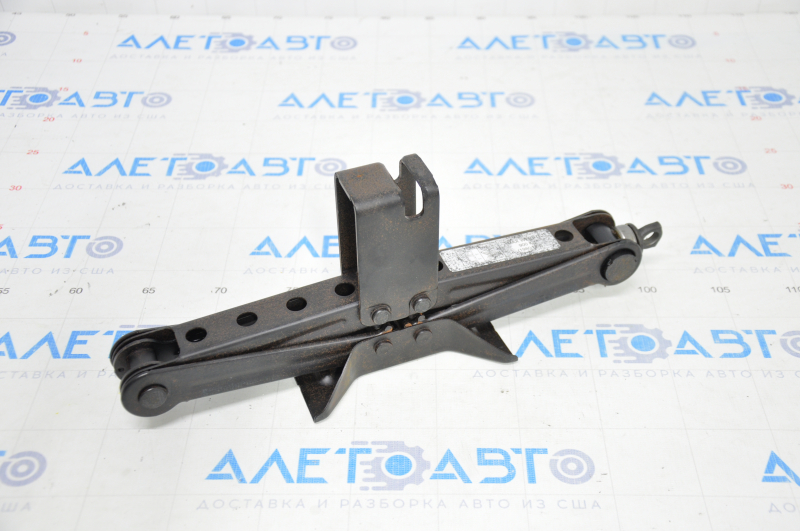 Subaru Outback 15-19 jack rusty