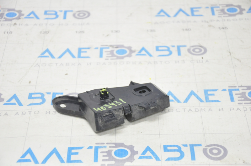 Rear bumper mount inner small left Lexus RX300 RX330 RX350 RX400h 04-09 breakage of mount