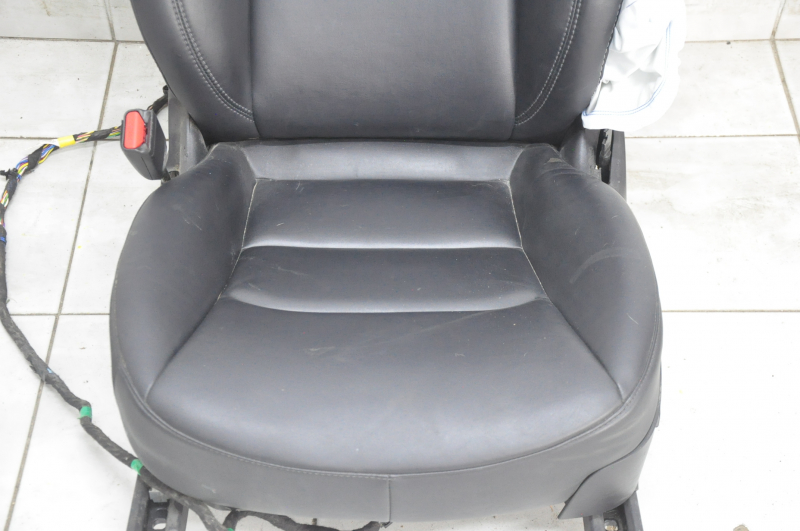 Tesla Model Y 20-25 driver's seat without airbag, electric, leather black, heated, shot