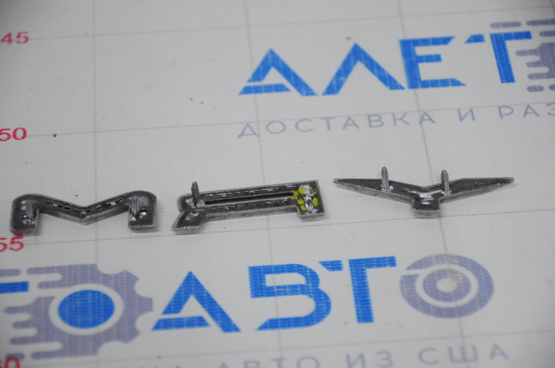 Emblem inscription CAMRY trunk lid Toyota Camry v70 18-24 broken guide fastener