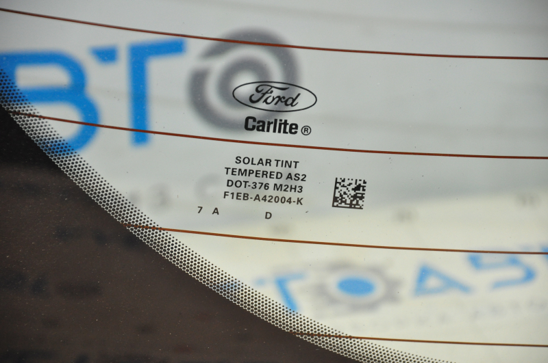 Rear glass of the trunk door Ford Focus mk3 15-18 rest 5d scratches, scratch from the wiper