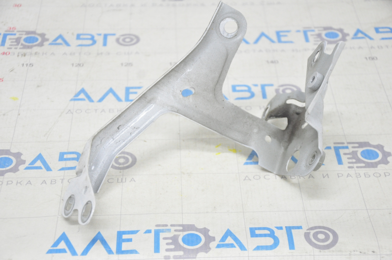 Lower left wing bracket BMW 5 G30 17-23