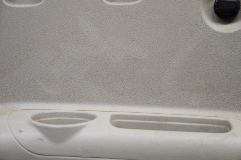 Right arch trim Kia Sorento 10-15 beige, scratches, broken crepe, crack, whitened plastic, without plugs