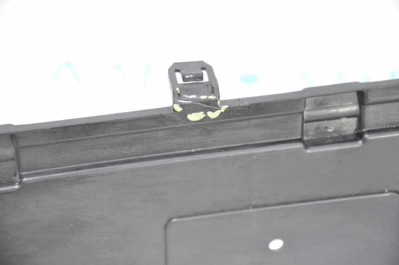Lower radiator bracket BMW 5 G30 17-23 2.0T, 3.0T, 530e hybrid, plastic, broken mount