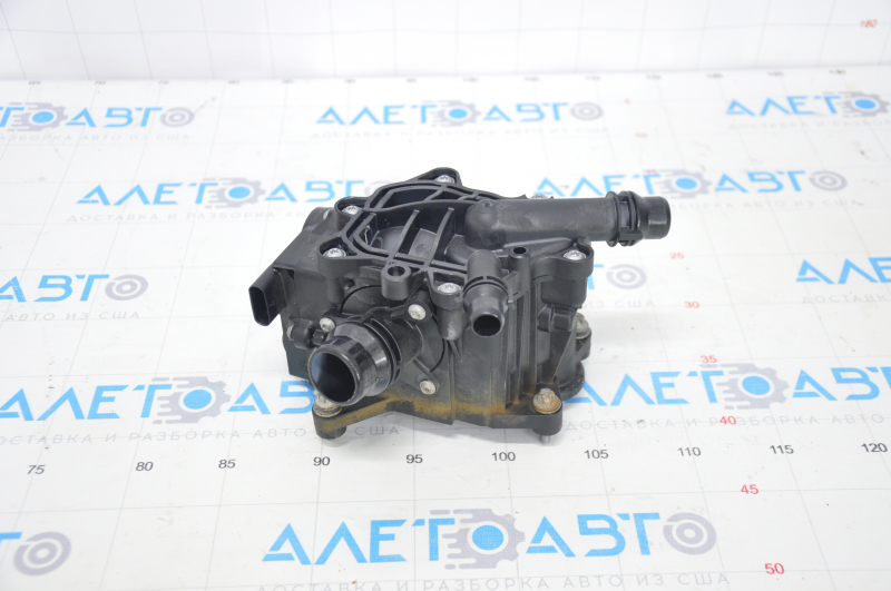 Thermostat housing complete BMW 5 G30 17-20 2.0T, 530e hybrid without corner