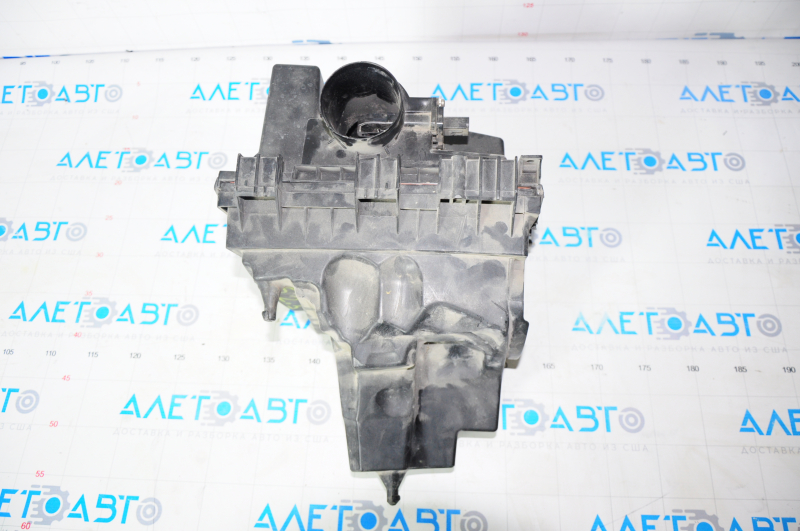 Air filter housing Ford Fusion mk5 13-20 2.5 without air intake, defect