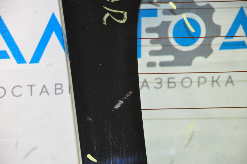 Rear glass of the trunk door upper Honda CRZ 11-16 minor scratches