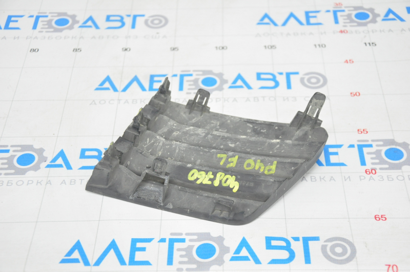 Left bumper grille Toyota Prius V 12-14 pre-rest, without fog lights, cracked fastener