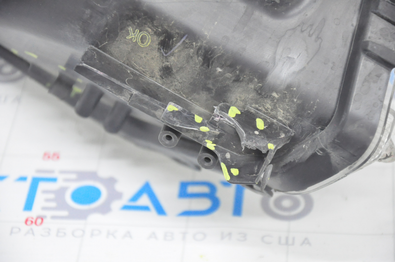 Headlight front right Toyota Prius V 12-14 bare prerest halogen, for polishing, broken fastener