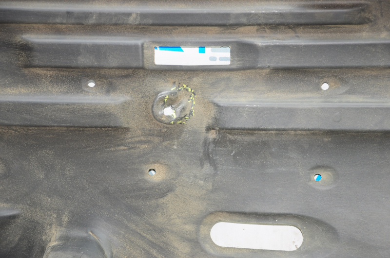 Right underbody protection Jeep Cherokee KL 14-18 tears, dented