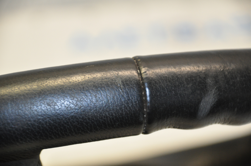 Naked steering wheel Toyota Highlander 08-13 leather black, scratches on leather and plastic