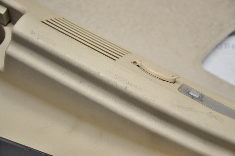 Left arch trim Lexus RX350 RX450h 10-15 beige tear at the bottom, no plug, dry cleaning, scratches