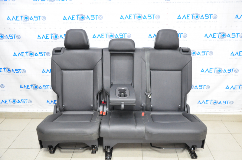 Rear row of seats 2nd row VW Atlas 18 - leather, black, crack, missing pad