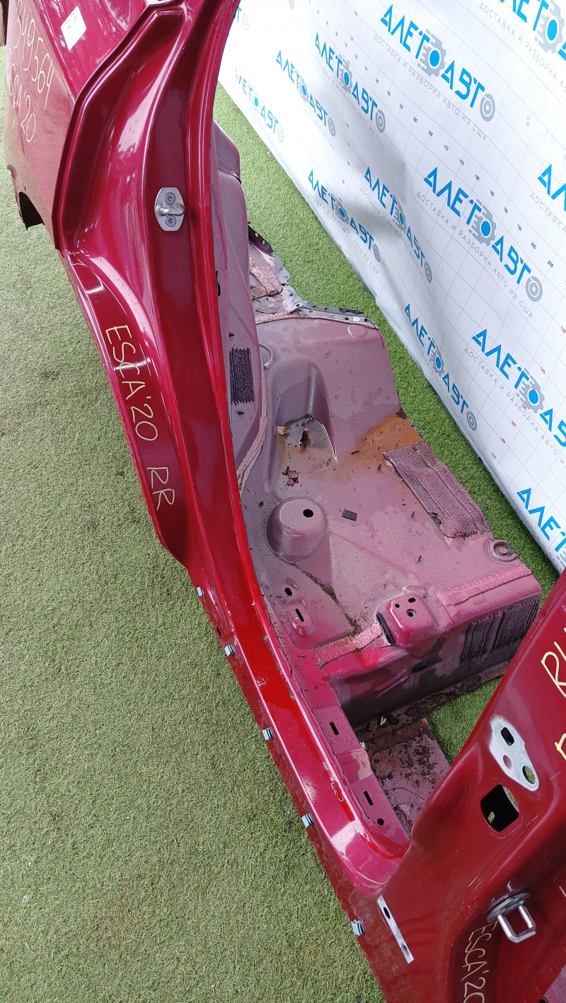 Quarter wing rear right Ford Escape MK4 20-24 with central pillar, red bumpers