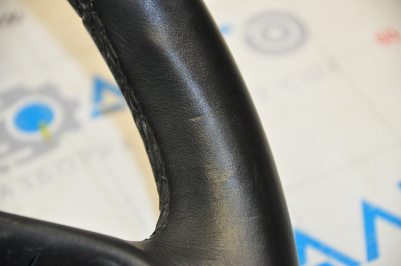 Naked steering wheel Jeep Cherokee KL 14 - black leather, no heating, dents, no pad, torn fasteners