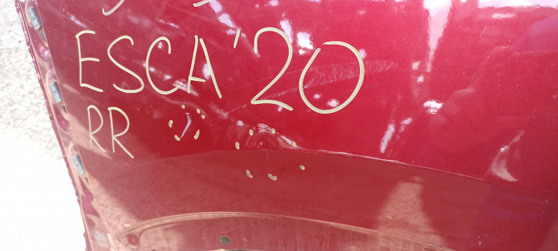 Quarter wing rear right Ford Escape MK4 20-24 with central pillar, red bumpers