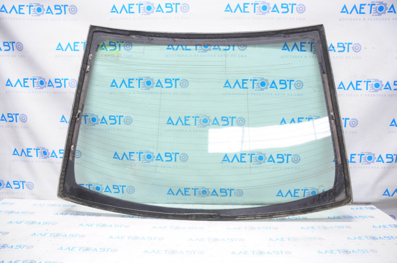 Rear glass Toyota Camry v50 12-14 usa scratches