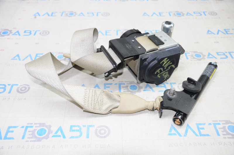 Driver's seat belt Ford Fusion mk5 13-16 beige, shot, for dry cleaning, cracks on the fastening