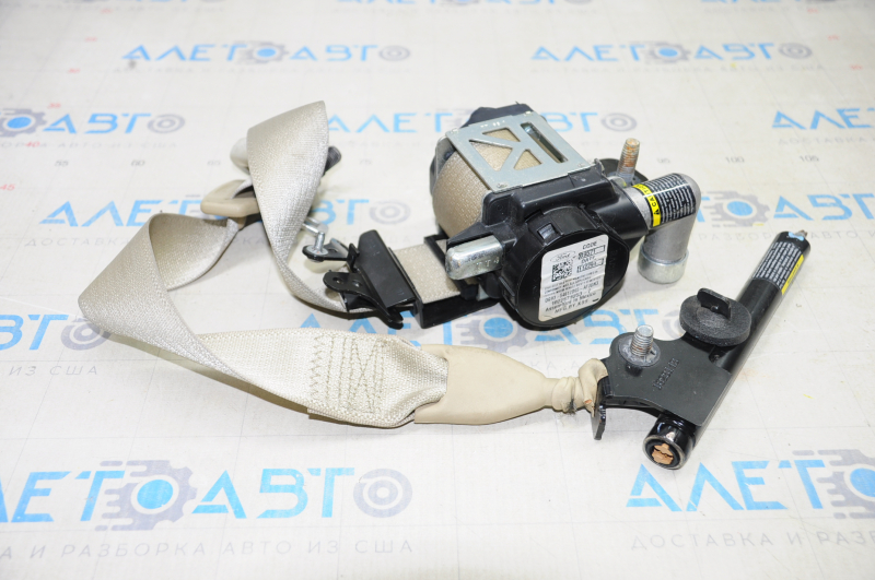 Driver's seat belt Ford Fusion mk5 13-16 beige, shot, for dry cleaning, cracks on the fastening