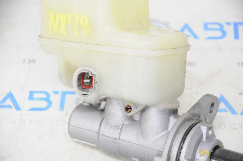 Master brake cylinder with reservoir Lexus NX200t NX300 15-21 with cover