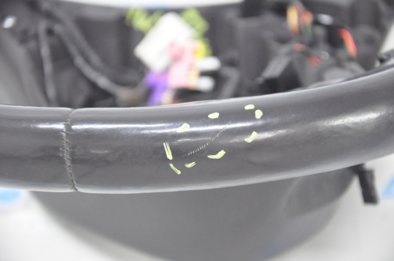 Naked steering wheel Chevrolet Volt 16 - black leather, heated, tears, scratches
